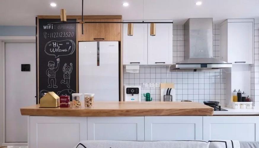 日用雜品零售;廚房電器設(shè)備家電專(zhuān)門(mén)零售服務(wù);廚具衛(wèi)具及日用雜品批發(fā)